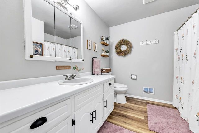 2658 GREENBRIER ROAD, Green Bay, WI 54311