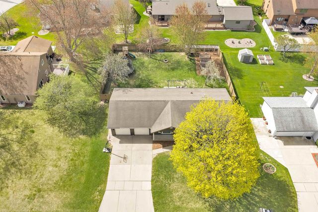 2658 GREENBRIER ROAD, Green Bay, WI 54311