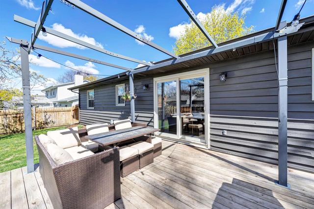 2658 GREENBRIER ROAD, Green Bay, WI 54311