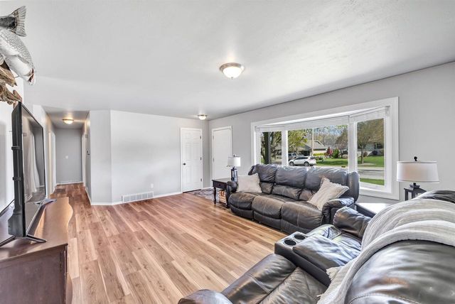 2658 GREENBRIER ROAD, Green Bay, WI 54311