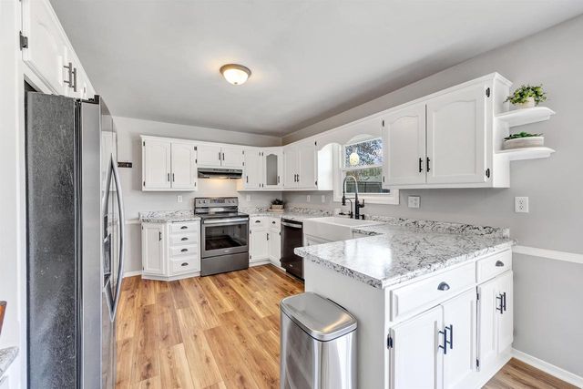 2658 GREENBRIER ROAD, Green Bay, WI 54311