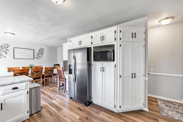 2658 GREENBRIER ROAD, Green Bay, WI 54311