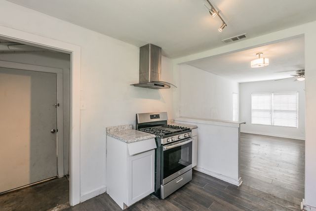 1927 Yale Street, River Oaks, TX 76114