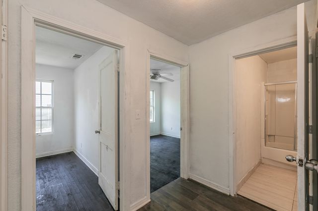 1927 Yale Street, River Oaks, TX 76114