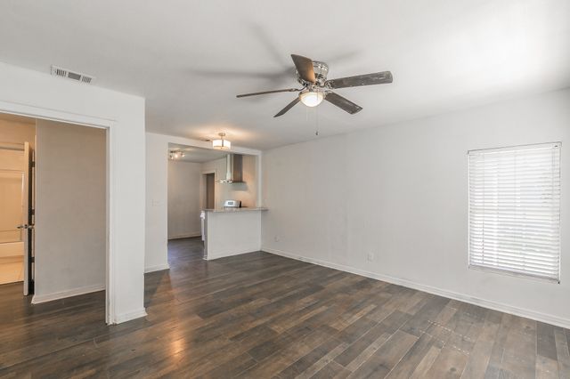 1927 Yale Street, River Oaks, TX 76114