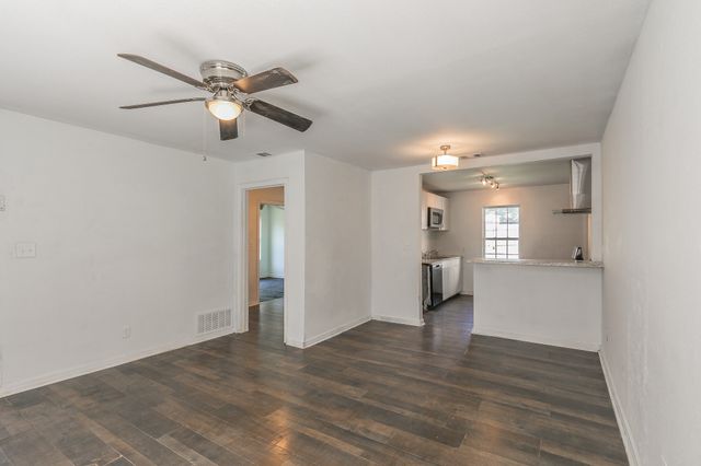 1927 Yale Street, River Oaks, TX 76114