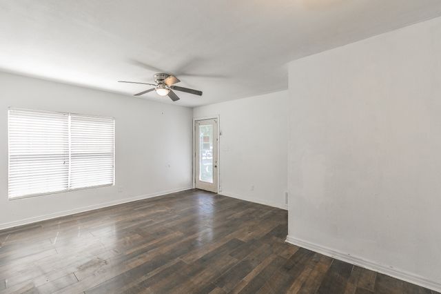 1927 Yale Street, River Oaks, TX 76114