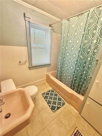 115 W 9th Street, Maryville, MO 64468