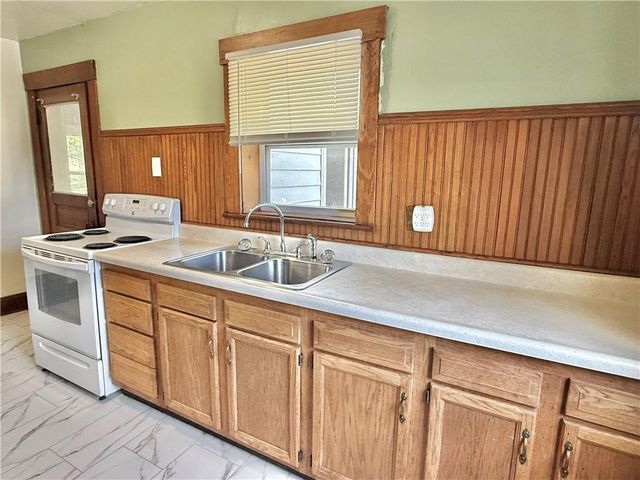 115 W 9th Street, Maryville, MO 64468