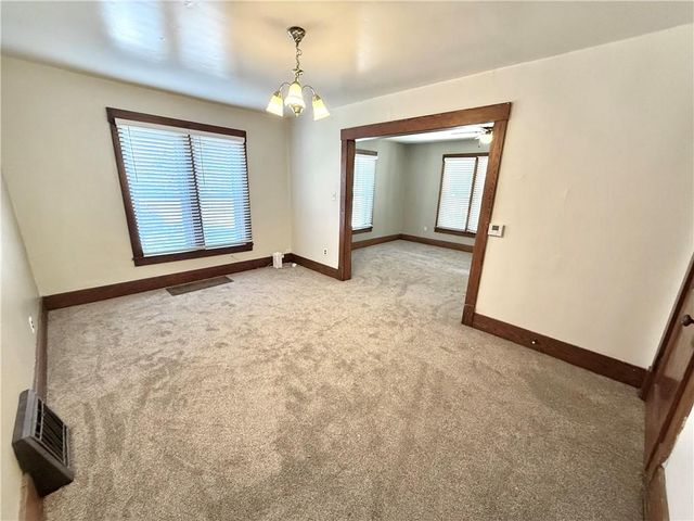 115 W 9th Street, Maryville, MO 64468