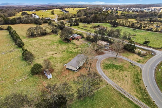 9643 Midland Rd, Bell Buckle, TN 37020