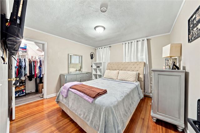 37 Old Oak Avenue, Cranston, RI 02910