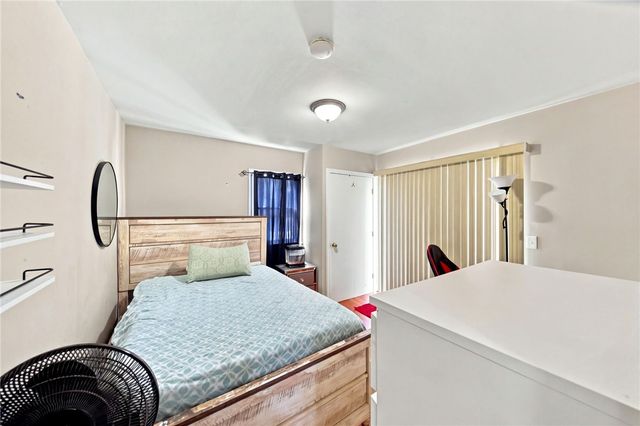 37 Old Oak Avenue, Cranston, RI 02910