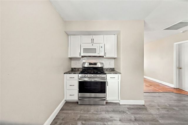 37 Old Oak Avenue, Cranston, RI 02910