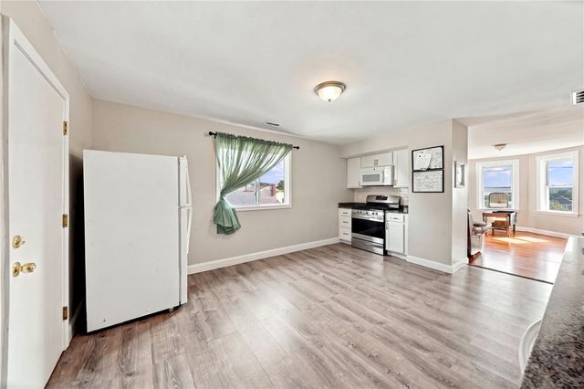 37 Old Oak Avenue, Cranston, RI 02910