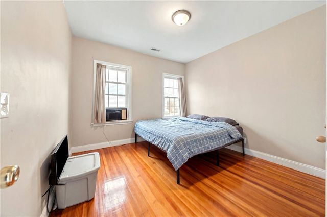 37 Old Oak Avenue, Cranston, RI 02910