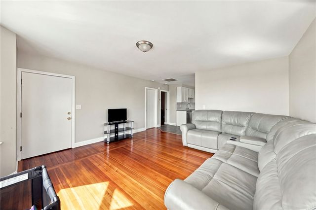 37 Old Oak Avenue, Cranston, RI 02910