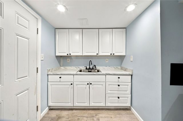 37 Old Oak Avenue, Cranston, RI 02910