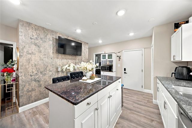 37 Old Oak Avenue, Cranston, RI 02910