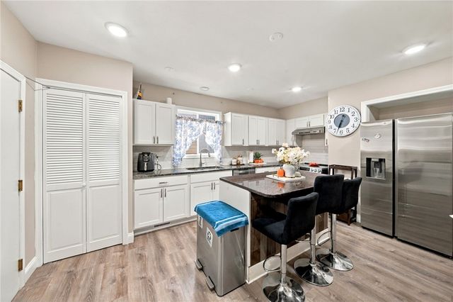 37 Old Oak Avenue, Cranston, RI 02910