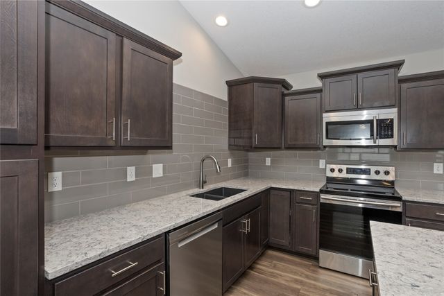 5413 NE Briarwood Drive, Ankeny, IA 50021