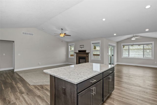 5413 NE Briarwood Drive, Ankeny, IA 50021