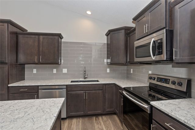 5413 NE Briarwood Drive, Ankeny, IA 50021