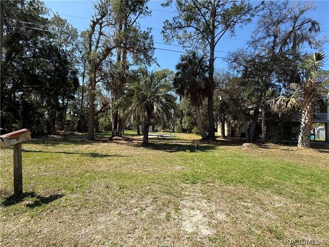 35 64th Street, Yankeetown, FL 34498