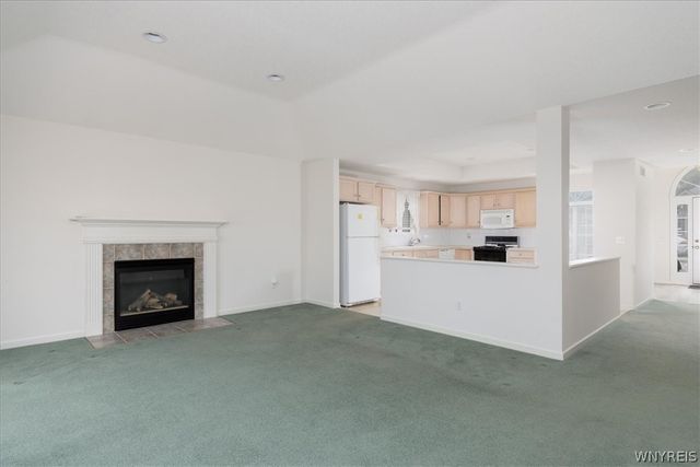 5543 Hemdale Dr Drive, Clarence, NY 14221