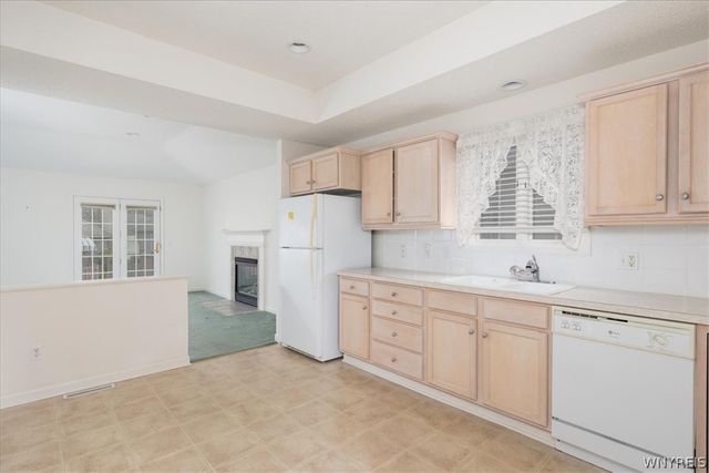 5543 Hemdale Dr Drive, Clarence, NY 14221