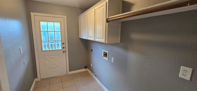 5725 Champion Court, Arlington, TX 76017