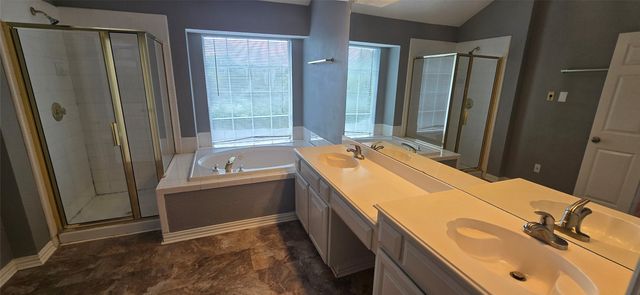 5725 Champion Court, Arlington, TX 76017