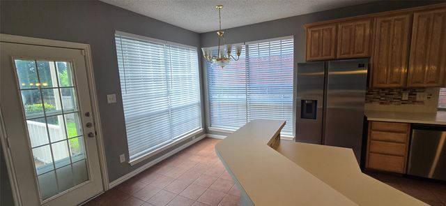 5725 Champion Court, Arlington, TX 76017