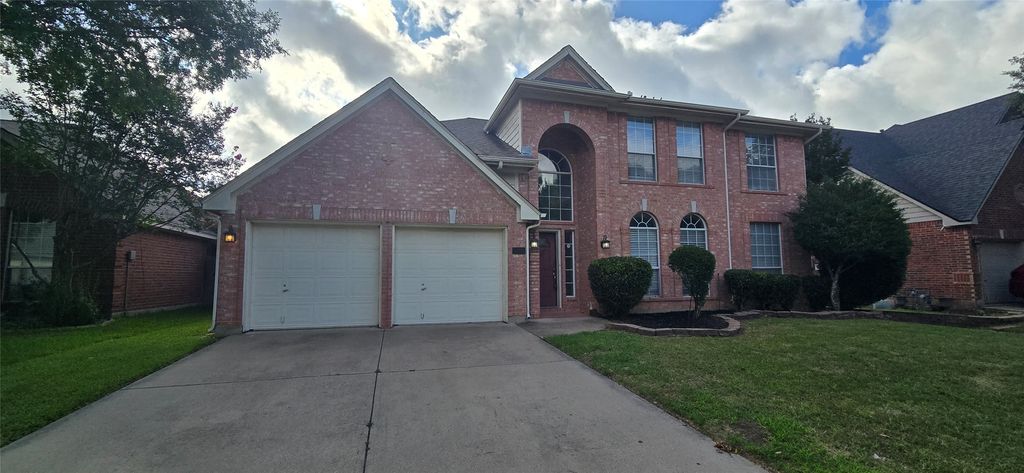 5725 Champion Court, Arlington, TX 76017