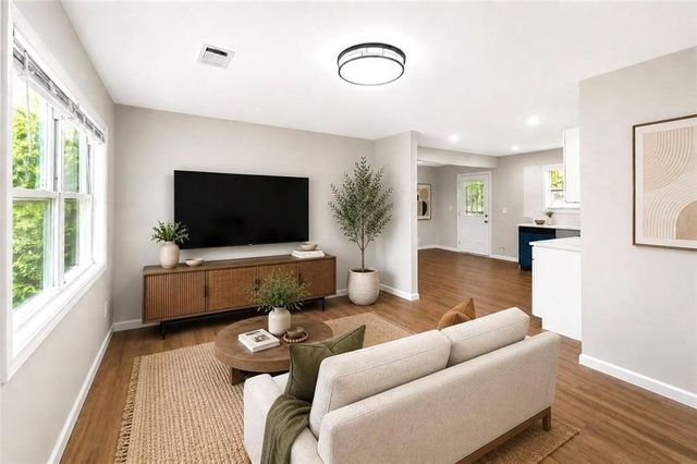 1639 Bridgeport Drive NW, Atlanta, GA 30318