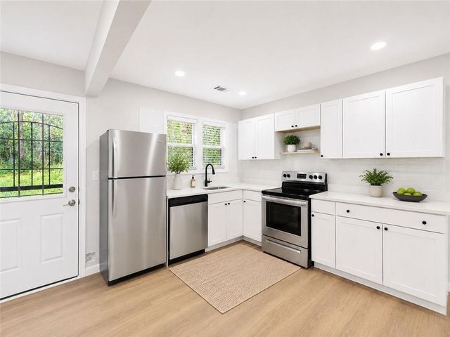 1639 Bridgeport Drive NW, Atlanta, GA 30318