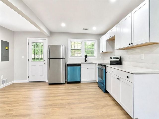 1639 Bridgeport Drive NW, Atlanta, GA 30318