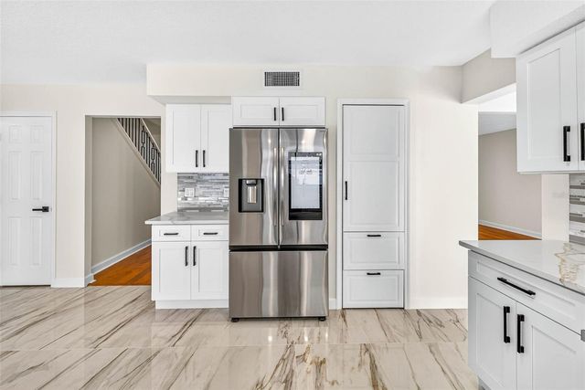 3909 BRAESGATE LANE, Tampa, FL 33624