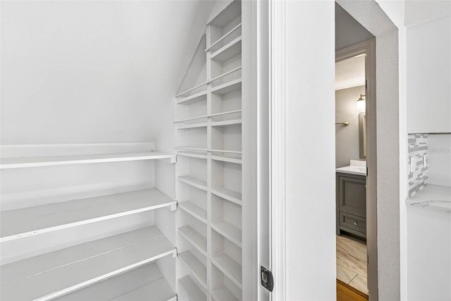 3909 BRAESGATE LANE, Tampa, FL 33624