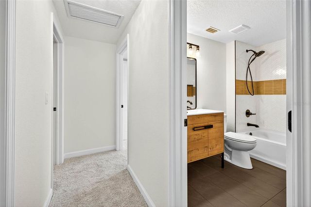 3909 BRAESGATE LANE, Tampa, FL 33624