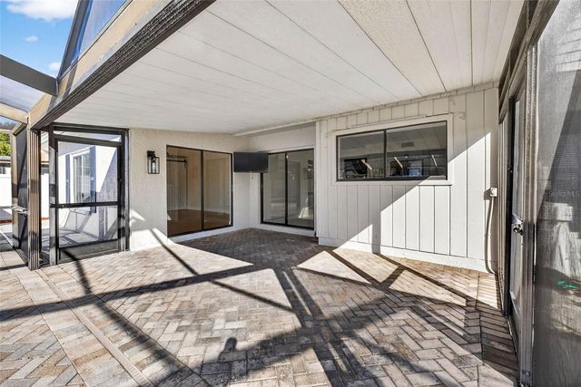 3909 BRAESGATE LANE, Tampa, FL 33624