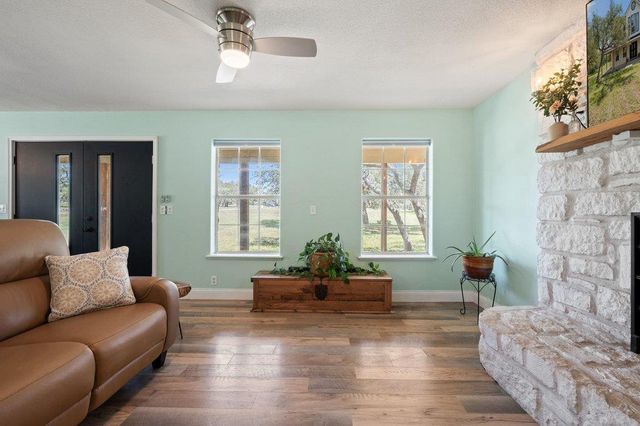 8139 Ozark DR, San Marcos, TX 78666