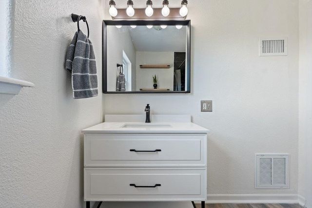 8139 Ozark DR, San Marcos, TX 78666