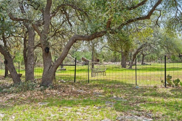 8139 Ozark DR, San Marcos, TX 78666