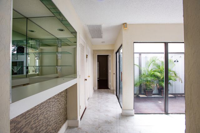 21952 Cypress Drive 40, Boca Raton, FL 33433