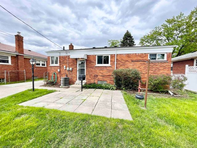 19054 Lister Street, Eastpointe, MI 48021