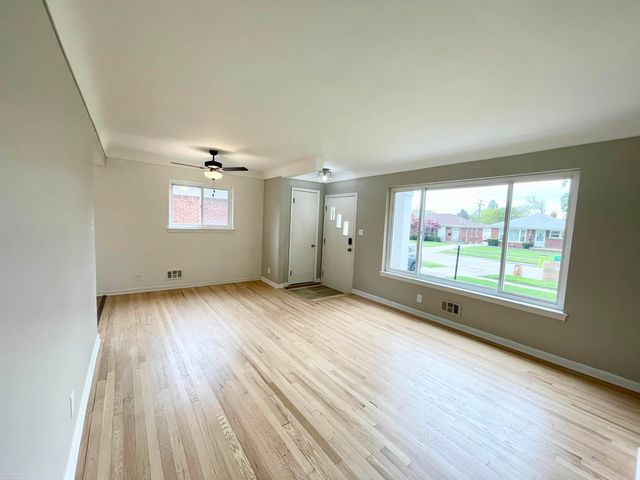 19054 Lister Street, Eastpointe, MI 48021