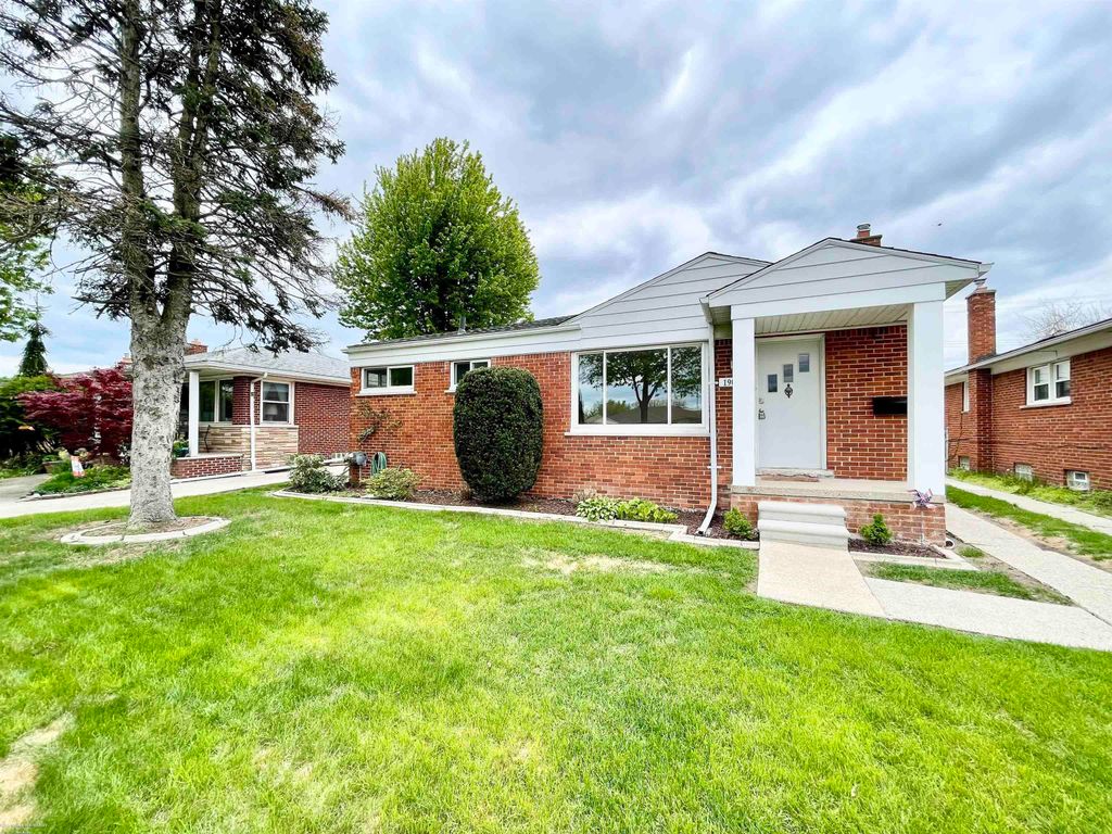 19054 Lister Street, Eastpointe, MI 48021