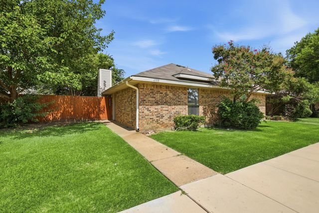 2308 Carol Good Lane, Carrollton, TX 75006