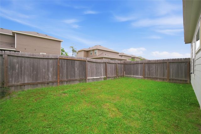 116 Camelot Place Ct, Conroe, TX 77304